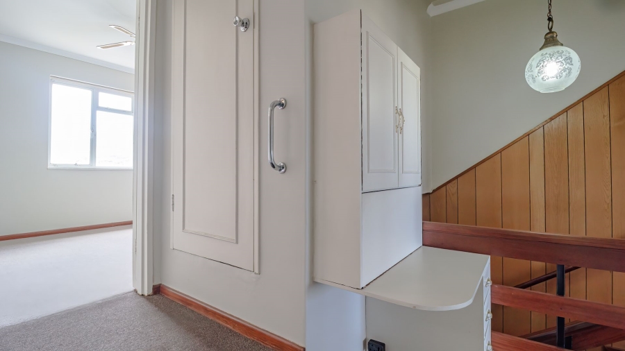 To Let 4 Bedroom Property for Rent in Gordons Bay Village Western Cape